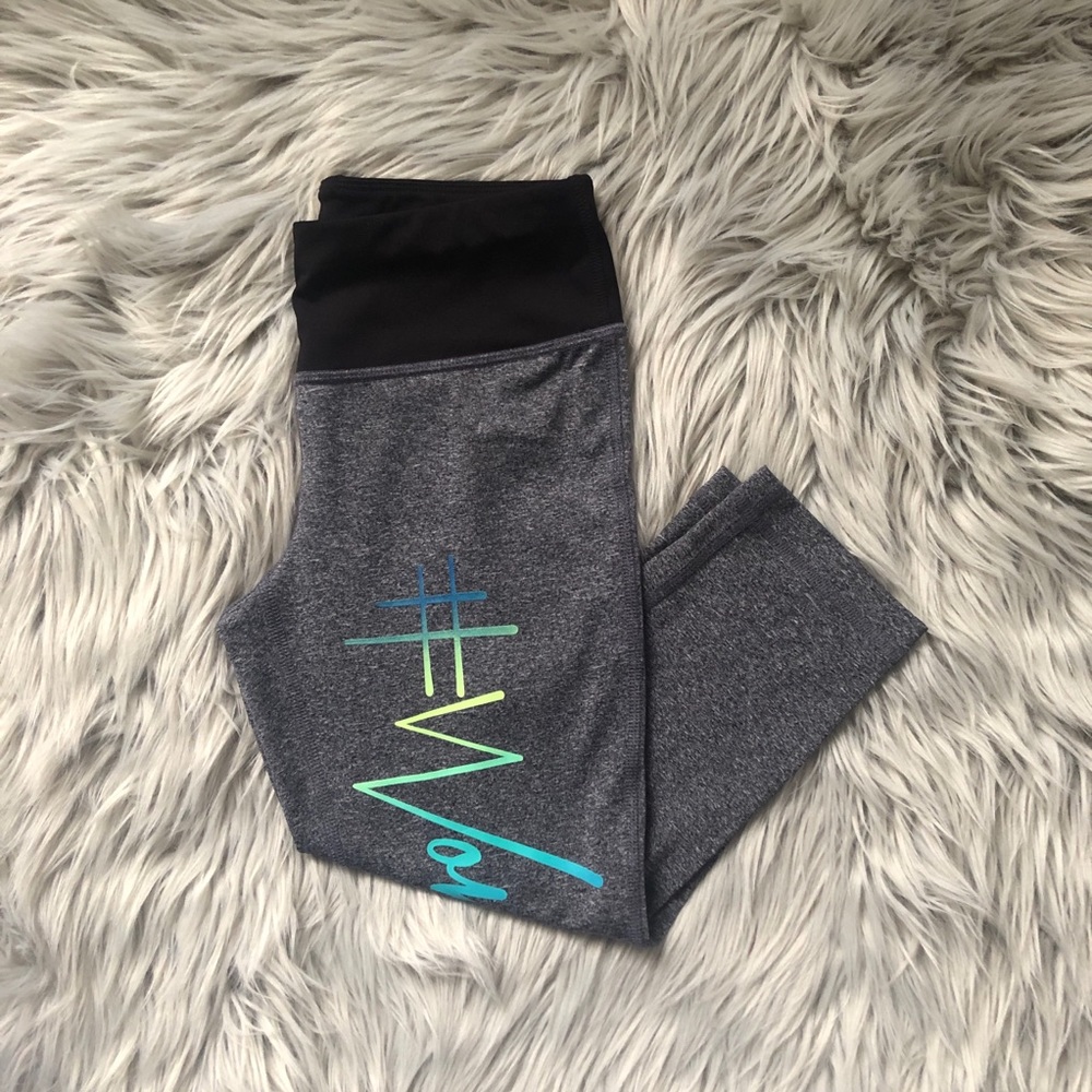 NWOT Material Girl Crop Legging